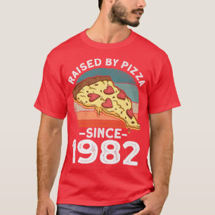 Aufgewachsen durch Pizza Geburtstagsdekorationen P T-Shirt