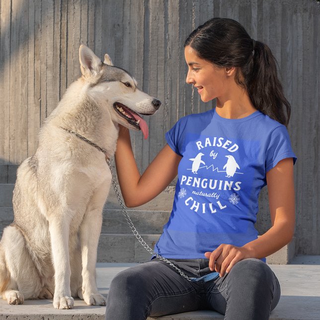 Aufgewachsen von Pinguins Naturally Chill T-Shirt (Von Creator hochgeladen)