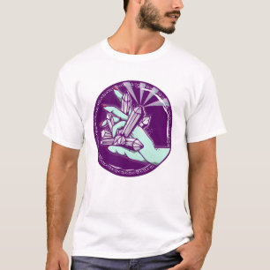 Aufladen von Amethystkristallen T-Shirt