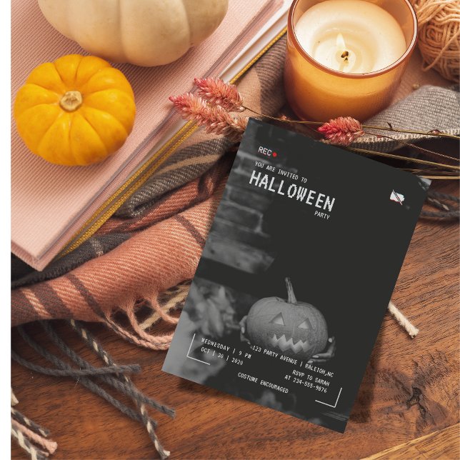 Aufnahmen von Kameras mit aufgenommenem Ghost Hall Einladung (Von Creator hochgeladen)