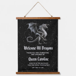 Aufruf an alle Drachen zum Geburtstag Wandteppich Mit Holzrahmen