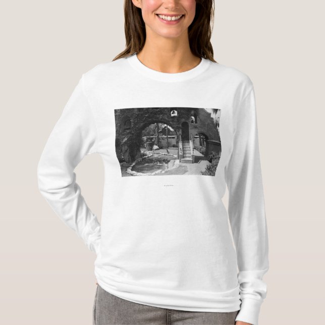 Auftrag-Gasthaus-Hof des Flussufers, CA Photograp T-Shirt (Vorderseite)
