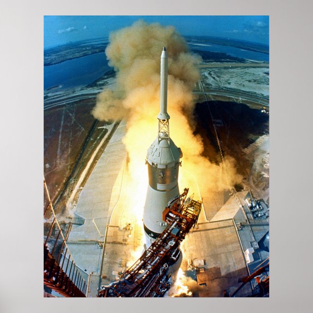 Auftrieb des Apollo 11 Saturn V Weltraumfahrzeugs Poster (Vorne)