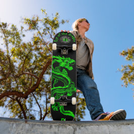 Auge der Drachenmarke Grün und Schwarz D Skateboard