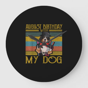 August Geburtstag mit meinem Bemese Moutain Dog 20 Große Wanduhr