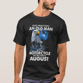 August unterschätzt nie einen alten Mann mit einem T-Shirt