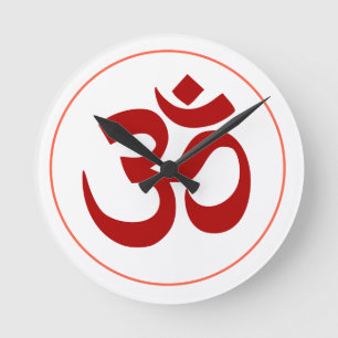 Aum- oder Om-Symbol (Dunkelrote Farbe) Runde Wanduhr