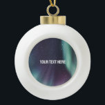 Aurora Borealis Nordlichter arktischer Nachthimmel Keramik Kugel-Ornament<br><div class="desc">Aurora Borealis Bild. Northerlichtschmuck. Wasserreflektion. Schöne Lichter.</div>