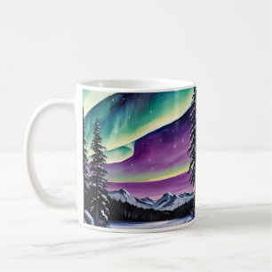Aurora Borealis über schneebedecktem Wald, Kiefern Kaffeetasse