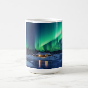 Aurora borealis über Winterkabine Kaffeetasse