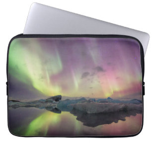 Aurora-Lichter spiegeln sich in der Lagune Laptopschutzhülle