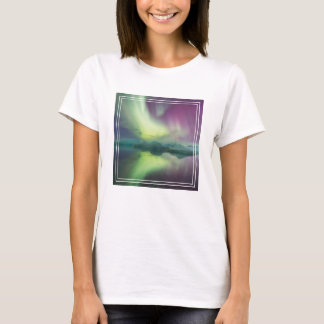 Aurora Lights in Lagoon | Jokulsarlon, Island T-Shirt