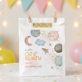 Aus diesem Weltraum-Abenteuer-Kindergeburtstag Geschenktütchen