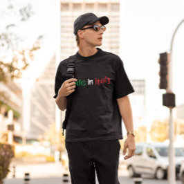 aus kursivem Shirt
