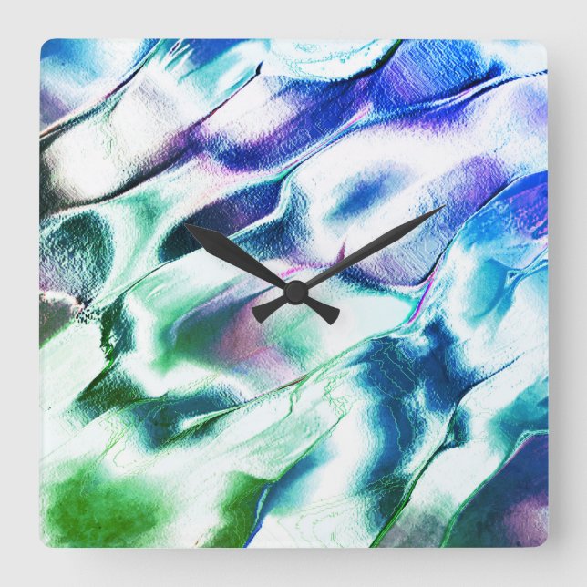 Aus mattem Metall geschnitzte, grüne bis blaue lil Quadratische Wanduhr (Vorderseite)