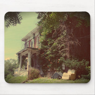 Ausgebaute Hausmöbel inbegriffen Mousepad