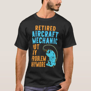Ausgemusterter Flugzeugmechaniker beim Angeln im R T-Shirt