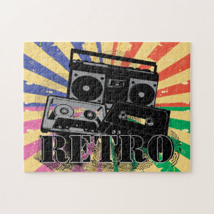 Auslegerbox im Retrostil und Kassetten Puzzle