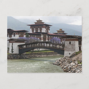 Auslegerbrücke nahe dem Punakha-Dzong-Palast Postkarte