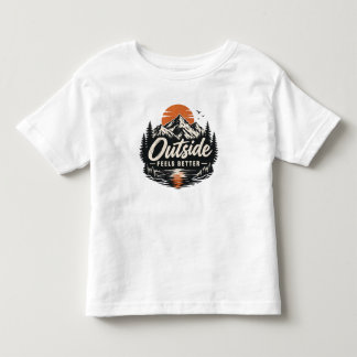 Außen fühlt sich besser - Abenteuer in der Bergwel Kleinkind T-shirt