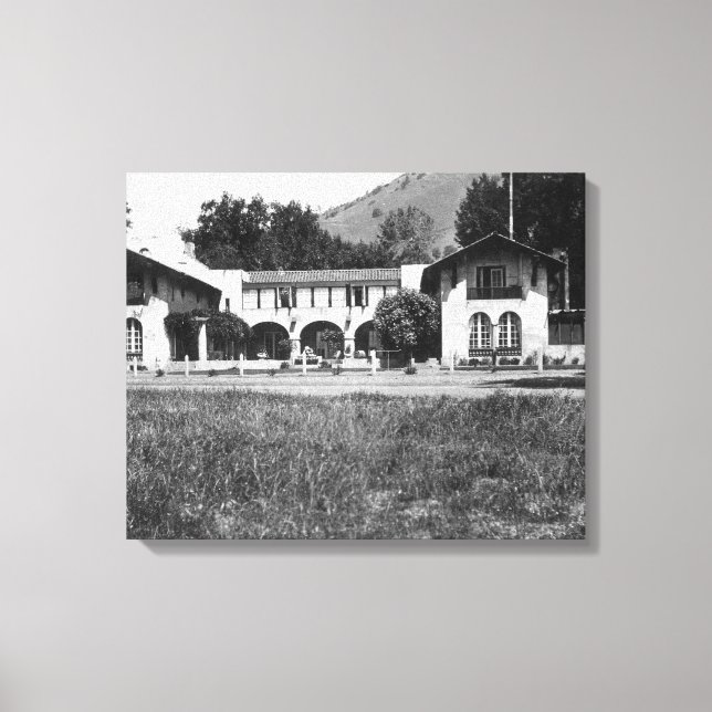 Außenansicht der Clear Lake Lodge Leinwanddruck (Vorderseite)