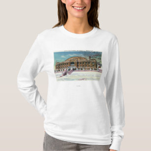 Außenansicht der olympischen Arena im Winter T-Shirt