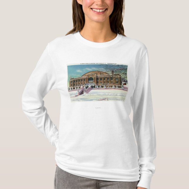 Außenansicht der olympischen Arena im Winter T-Shirt (Vorderseite)