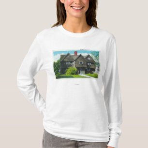Außenansicht des alten Hexe-Hauses T-Shirt