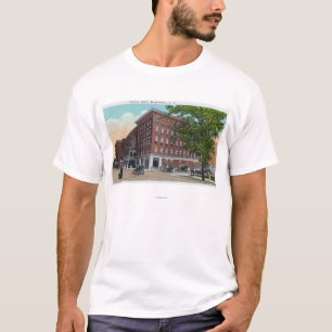 Außenansicht des Carlton Hotels T-Shirt