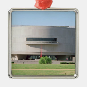 Außenansicht des Hirshhorn Museum, 1974) Silbernes Ornament
