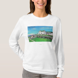 Außenansicht des pazifischen Strand-Hotels T-Shirt