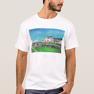 Außenansicht des pazifischen Strand-Hotels T-Shirt