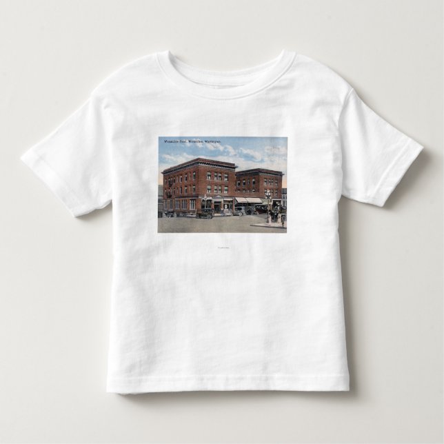 Außenansicht des Wenatchee Hotels Kleinkind T-shirt (Vorderseite)
