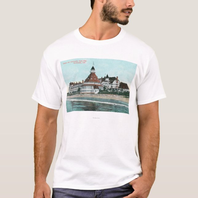 Außenansicht von Hotel del Coronado vom Pier T-Shirt (Vorderseite)