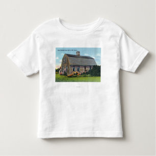 Außenansicht von Myles Standish Haus Kleinkind T-shirt