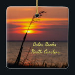 Außenbanks North Carolina Beach Sunset Orange Sky Keramikornament<br><div class="desc">Außenbanks North Carolina Sunset am Strand mit orangefarbenem Himmel am Ozean</div>