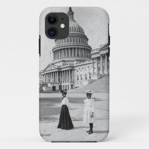 Äußeres des Hauptstadts-Gebäude mit Frauen iPhone 11 Hülle