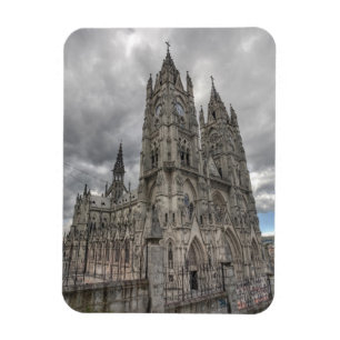 Außerhalb der Basilika in Quito, Ecuador Magnet