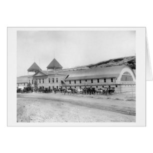 Außerhalb des größten Schwimmbades