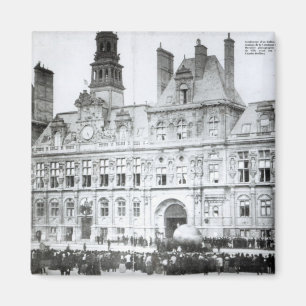 Außerhalb des Hotels de Ville Magnet