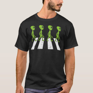 Außerirdischen überqueren Straße Funny Crosswalk P T-Shirt