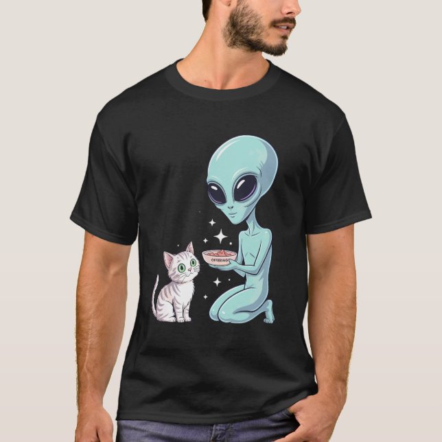 Außerirdischer füttert Katze T-Shirt (Vorderseite)