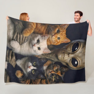 Außerirdisches Renaissance-Familienporträt mit Kat Fleecedecke