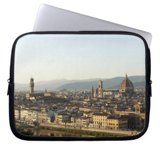 Aussicht auf den Fluss Arno, Duomo, Ponte Laptopschutzhülle