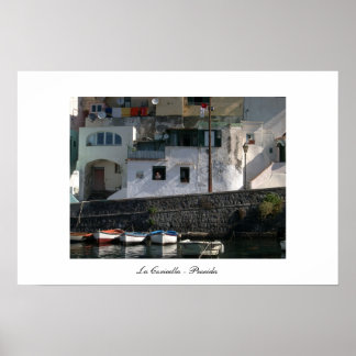 Aussicht auf den Hafen von Coricella in Procida Poster