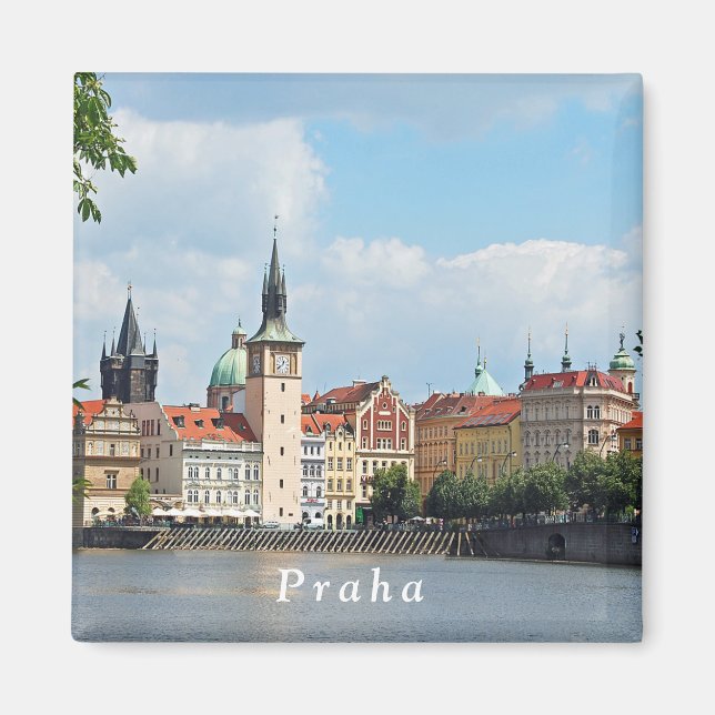 Aussicht auf den historischen Teil von Prag. Magnet (Vorne)