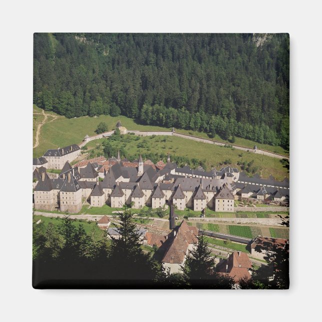 Aussicht auf den Klosterkomplex Magnet (Vorne)