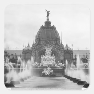 Aussicht auf den zentralen Dom und den Brunnen Quadratischer Aufkleber