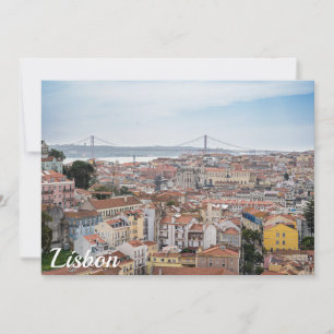 Aussicht auf die Altstadt von Lissabon und die Brü