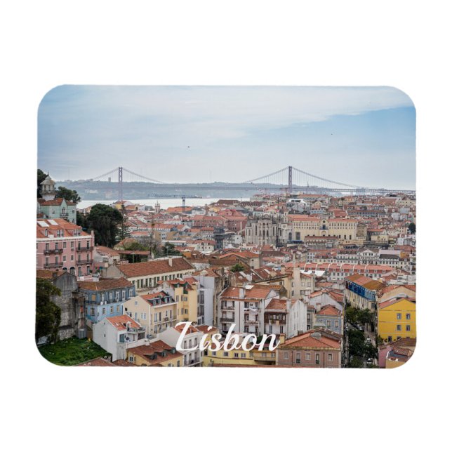 Aussicht auf die Altstadt von Lissabon und die Brü Magnet (Horizontal)